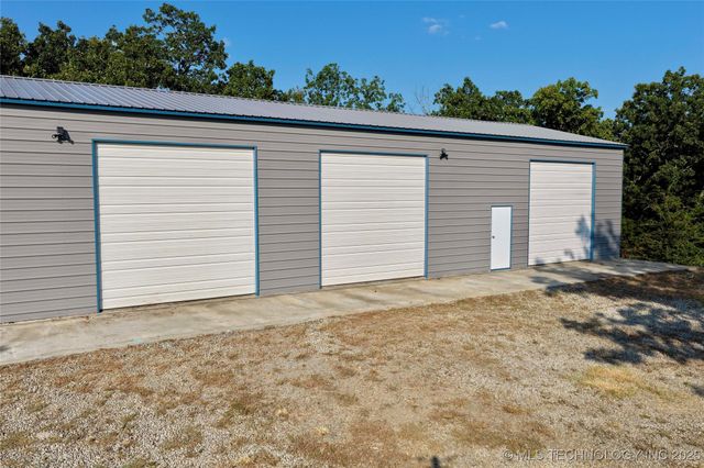 12097 State Hwy 9 E, Eufaula, OK 74432