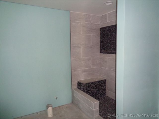 12097 State Hwy 9 E, Eufaula, OK 74432