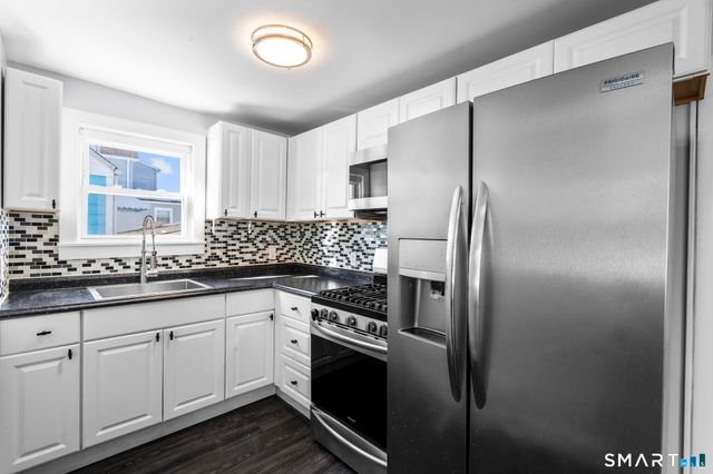 59 Pine Street, Hamden, CT 06514