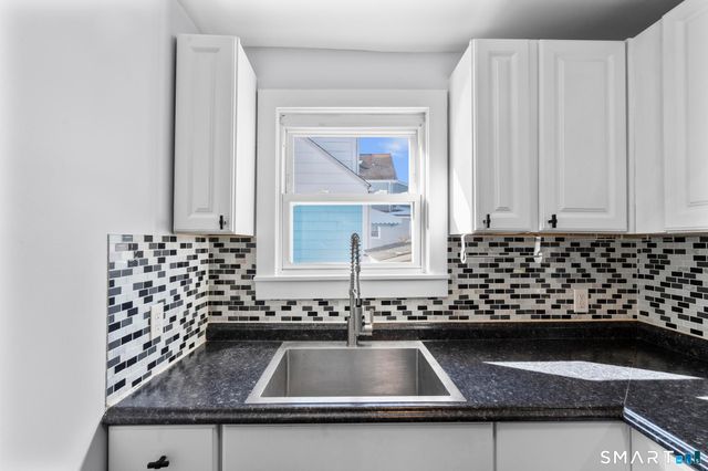 59 Pine Street, Hamden, CT 06514