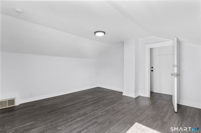 59 Pine Street, Hamden, CT 06514