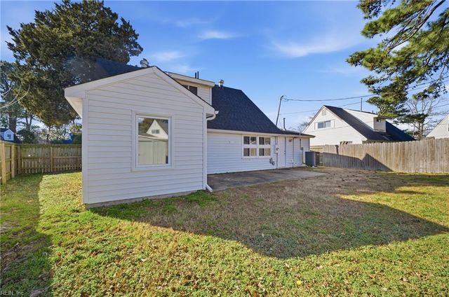 1728 S Lakeland DR, Norfolk, VA 23518