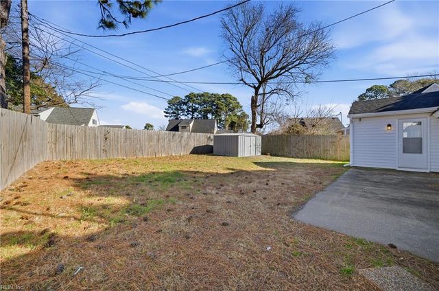 1728 S Lakeland DR, Norfolk, VA 23518