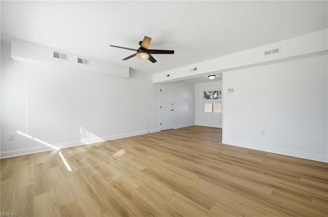 1728 S Lakeland DR, Norfolk, VA 23518