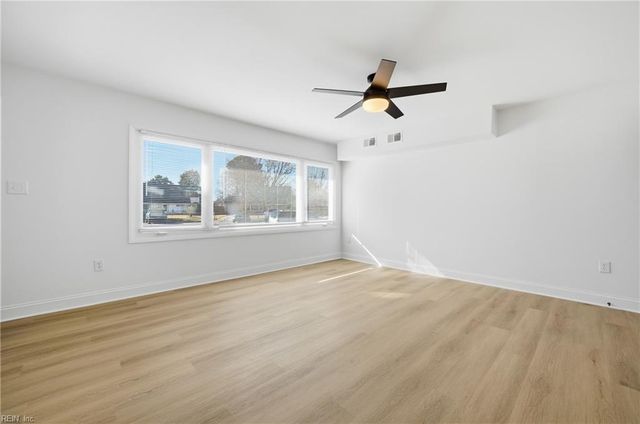 1728 S Lakeland DR, Norfolk, VA 23518