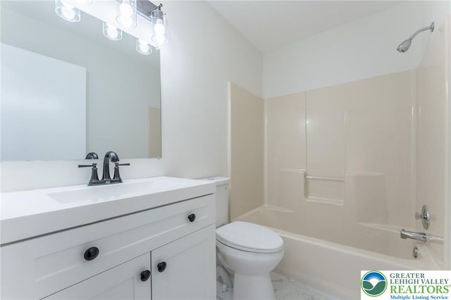 1401 Flint Hill Road, Upper Saucon Twp, PA 18036