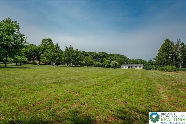 1401 Flint Hill Road, Upper Saucon Twp, PA 18036