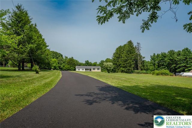 1401 Flint Hill Road, Upper Saucon Twp, PA 18036
