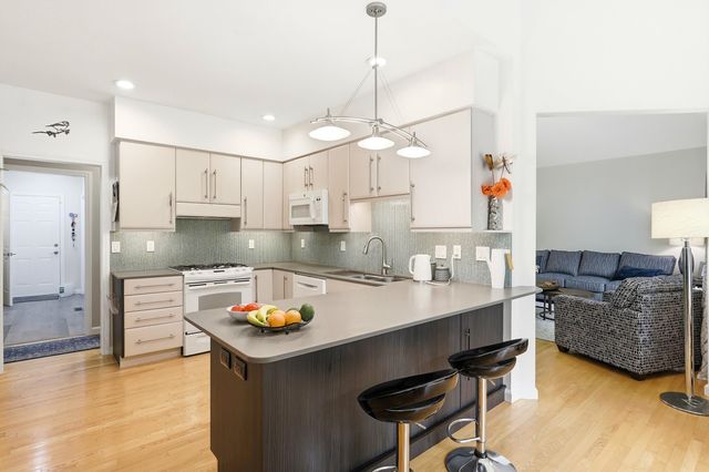 17 Hancock Drive, Bedford, NH 03110