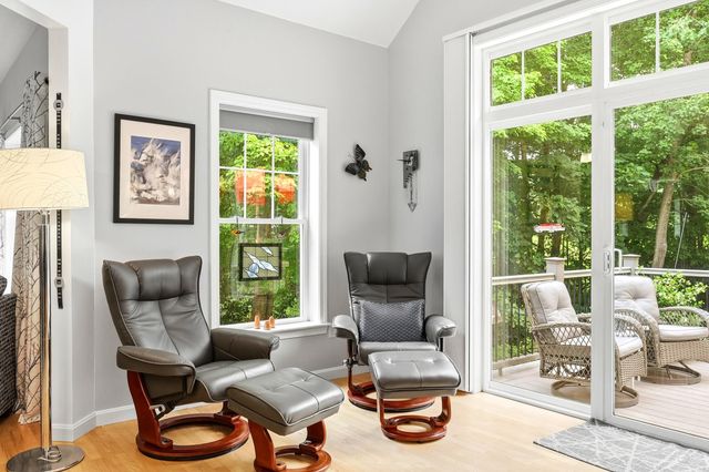 17 Hancock Drive, Bedford, NH 03110