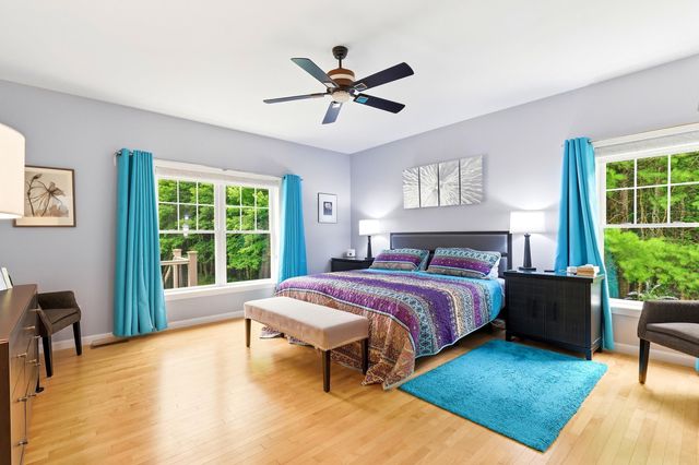 17 Hancock Drive, Bedford, NH 03110