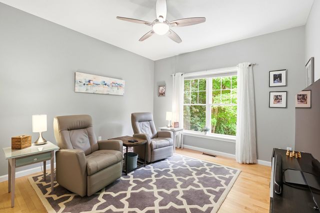 17 Hancock Drive, Bedford, NH 03110
