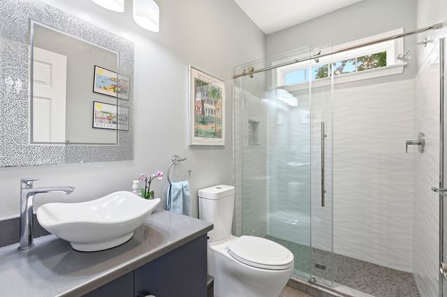17 Hancock Drive, Bedford, NH 03110