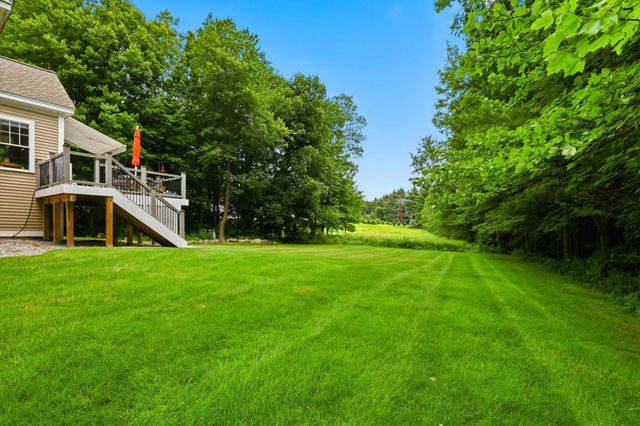 17 Hancock Drive, Bedford, NH 03110