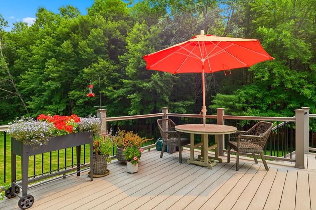 17 Hancock Drive, Bedford, NH 03110