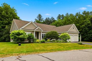17 Hancock Drive, Bedford, NH 03110