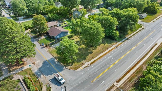 1418 College Avenue, Fayetteville, AR 72701