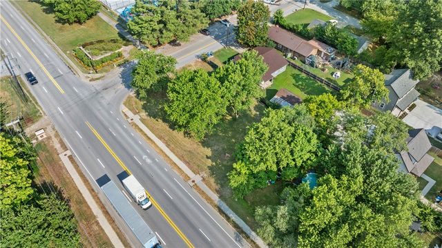 1418 College Avenue, Fayetteville, AR 72701