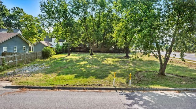 1418 College Avenue, Fayetteville, AR 72701