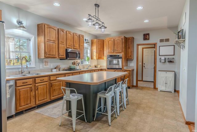 7820 W 350 N, Shipshewana, IN 46565