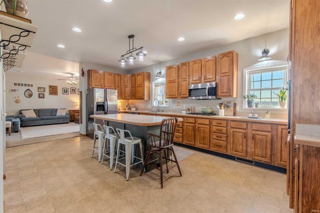 7820 W 350 N, Shipshewana, IN 46565