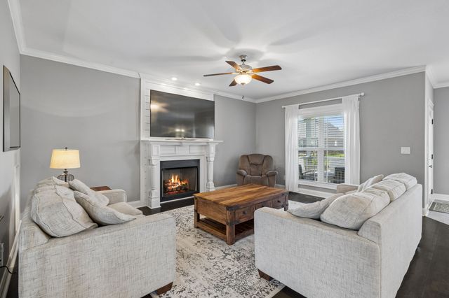 1045 Black Gum Ln, Clarksville, TN 37043