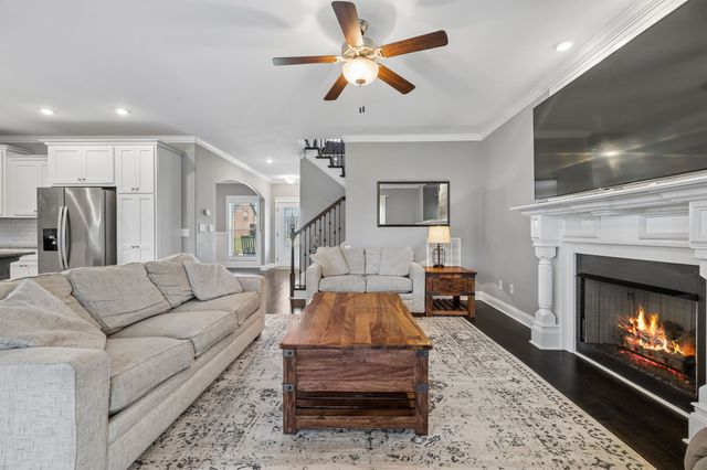 1045 Black Gum Ln, Clarksville, TN 37043