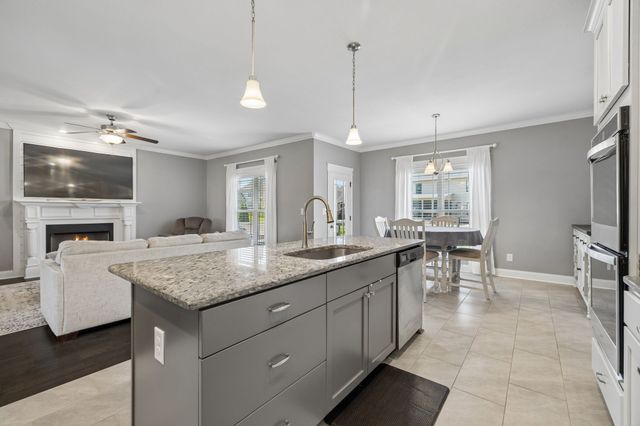 1045 Black Gum Ln, Clarksville, TN 37043