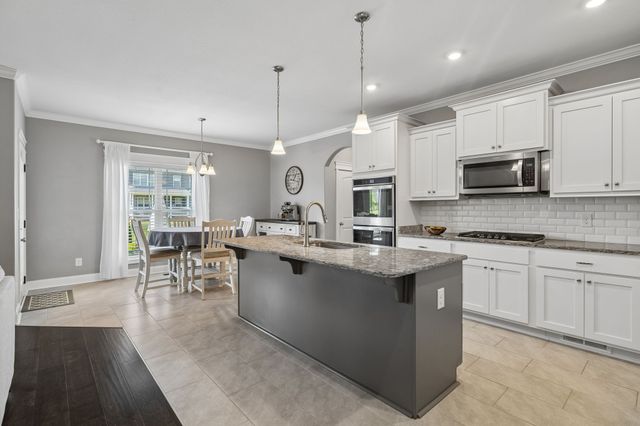 1045 Black Gum Ln, Clarksville, TN 37043