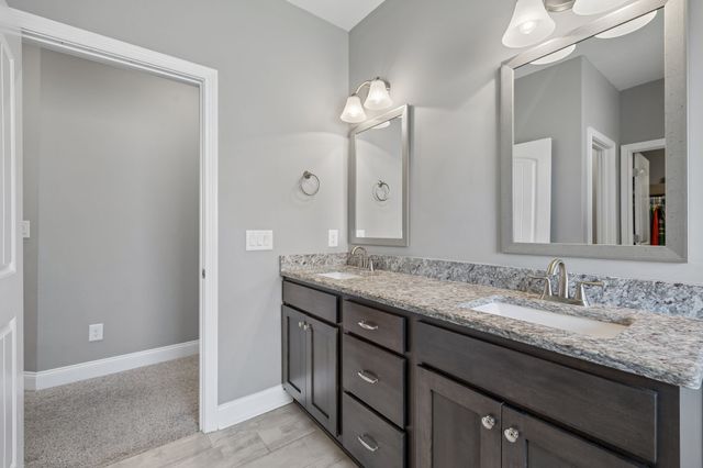 1045 Black Gum Ln, Clarksville, TN 37043