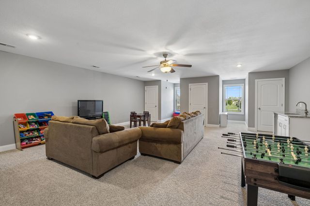 1045 Black Gum Ln, Clarksville, TN 37043
