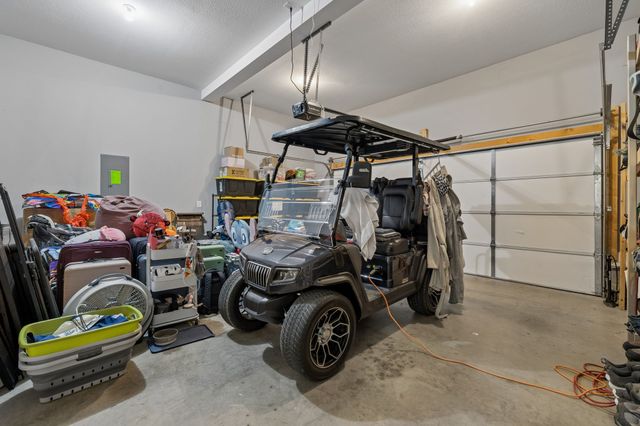 1045 Black Gum Ln, Clarksville, TN 37043
