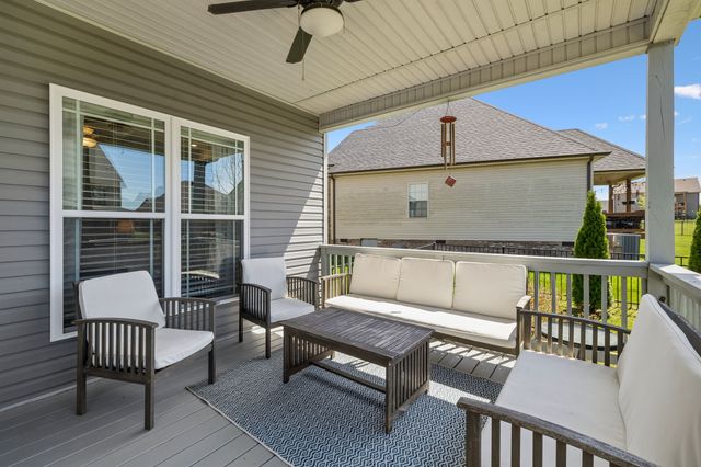 1045 Black Gum Ln, Clarksville, TN 37043