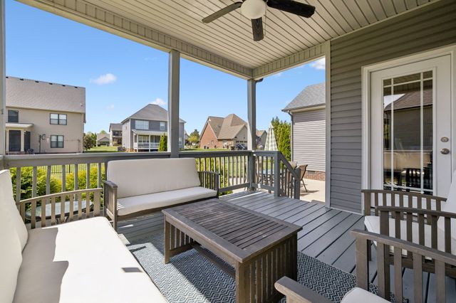 1045 Black Gum Ln, Clarksville, TN 37043