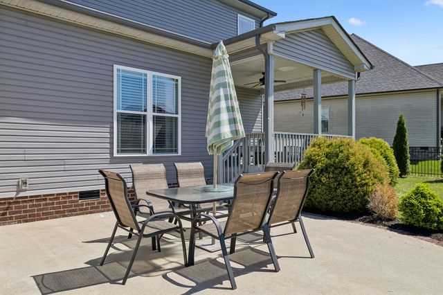 1045 Black Gum Ln, Clarksville, TN 37043