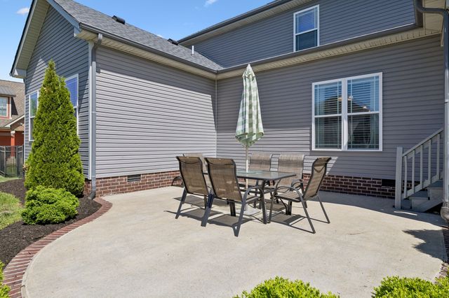 1045 Black Gum Ln, Clarksville, TN 37043