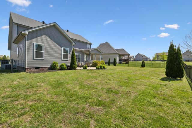 1045 Black Gum Ln, Clarksville, TN 37043