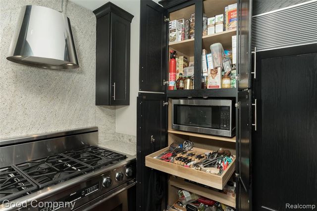 129 Allenhurst Avenue, Royal Oak, MI 48067