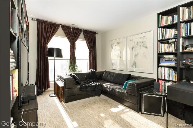 129 Allenhurst Avenue, Royal Oak, MI 48067