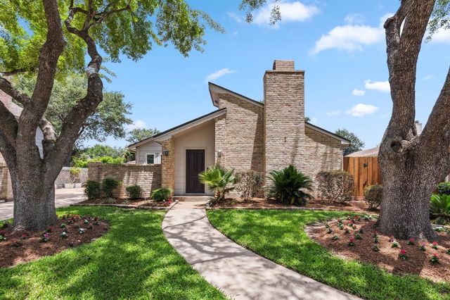 11406 Meadow Lake Drive, Houston, TX 77077