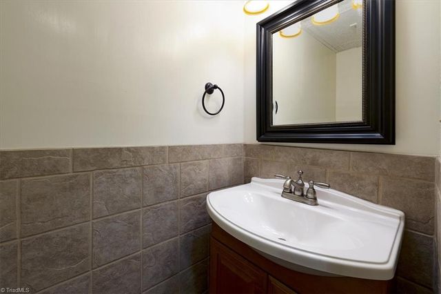 223 Knollwood Drive, Elkin, NC 28621