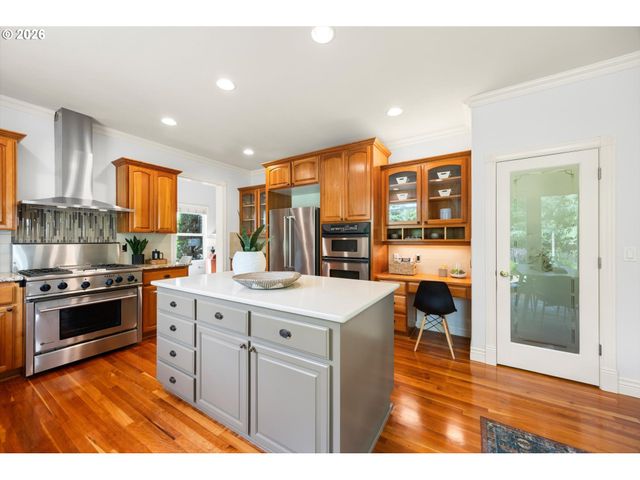 4592 Nw OAKPOINT Way, Portland, OR 97229