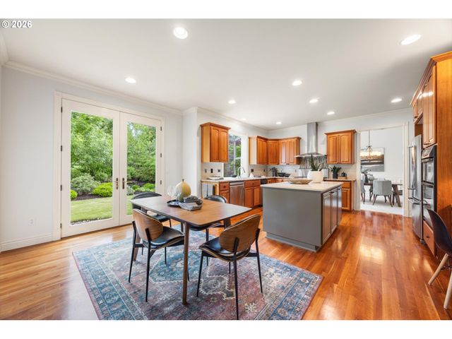 4592 Nw OAKPOINT Way, Portland, OR 97229