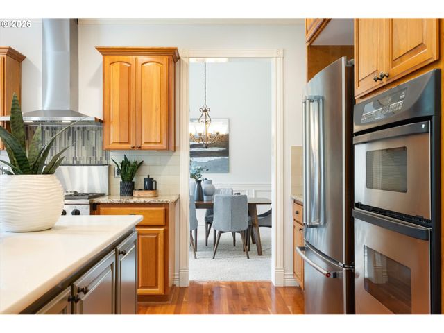 4592 Nw OAKPOINT Way, Portland, OR 97229