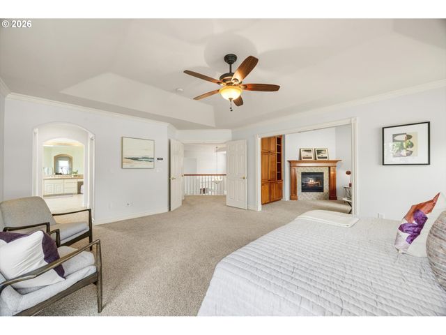 4592 Nw OAKPOINT Way, Portland, OR 97229