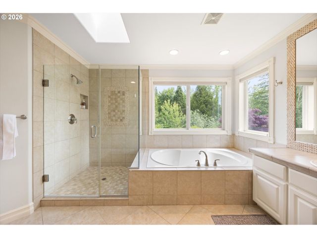 4592 Nw OAKPOINT Way, Portland, OR 97229