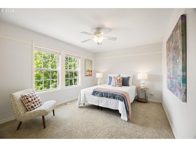 4592 Nw OAKPOINT Way, Portland, OR 97229