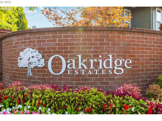 4592 Nw OAKPOINT Way, Portland, OR 97229