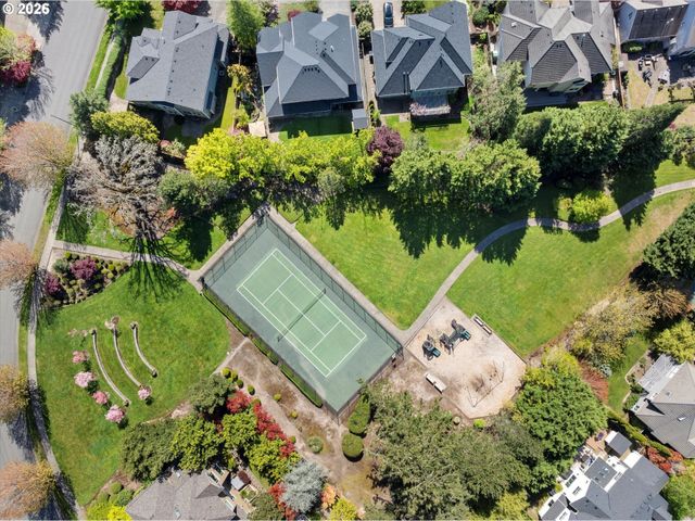 4592 Nw OAKPOINT Way, Portland, OR 97229