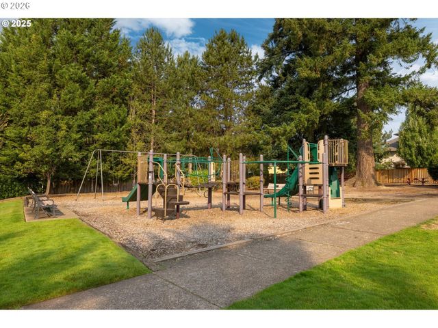 4592 Nw OAKPOINT Way, Portland, OR 97229